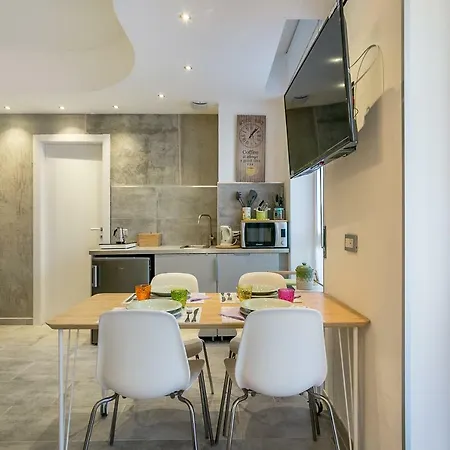 Central Station Intimate Apt Apartment